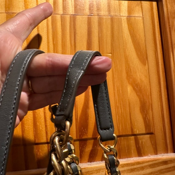 Tory Burch Fleming Bag. Gray with gold hardware. Very good condition - Picture 11 of 14